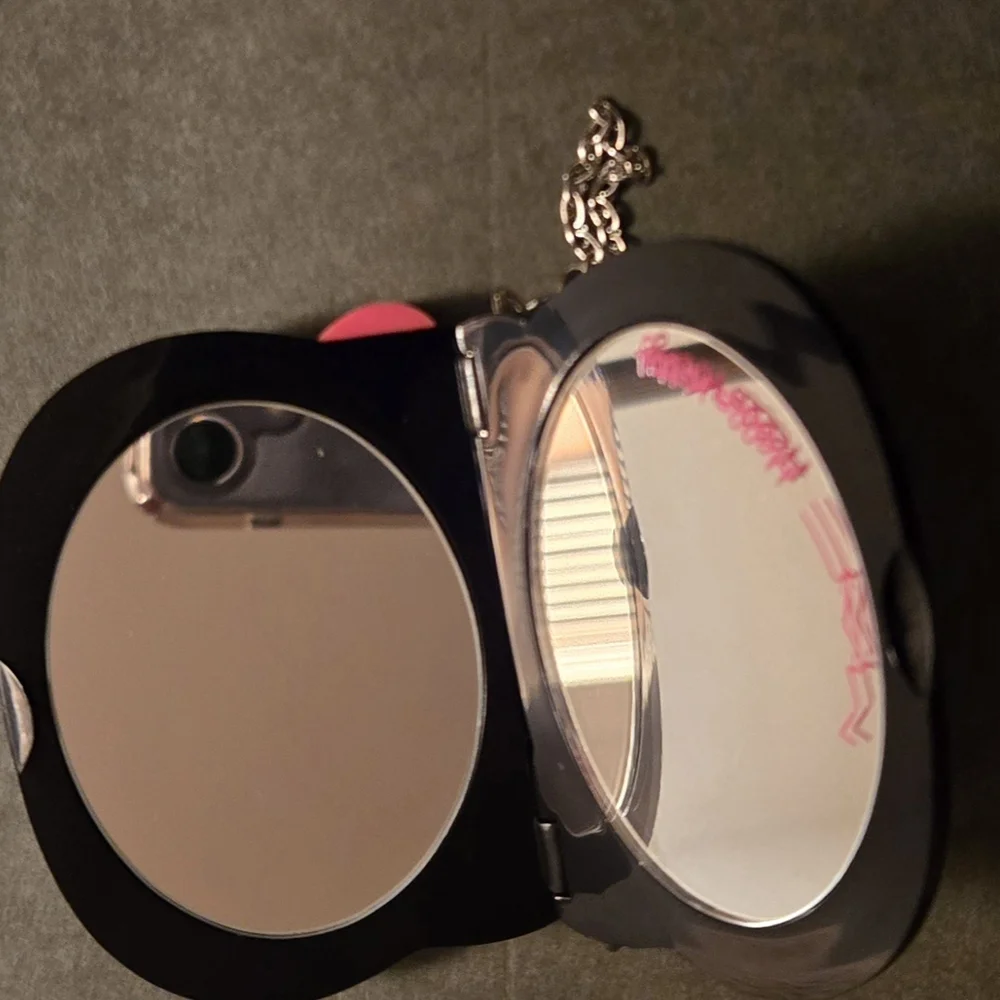 Hello Kitty Black Bag with Pink Bow - Picture 2 of 2